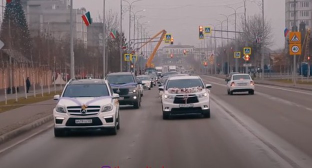 A wedding cortege in Chechnya. Screenshot of the video https://www.youtube.com/watch?v=vq01MTjUfGs