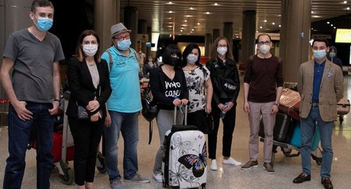 Eight Russian doctors arrive at Yerevan airport, June 22, 2020. Photo: Facebook / ՀՀ առողջապահության նախարարություն