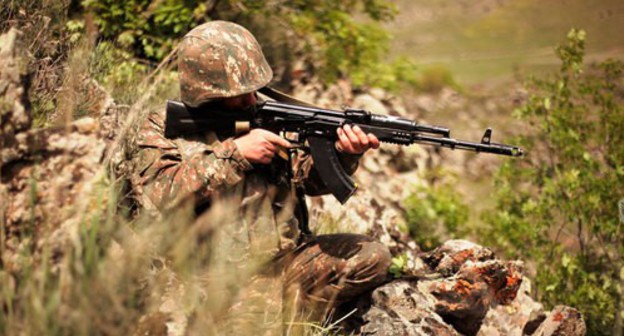 A soldier of the Armenian army. Photo by the press service of the Ministry of Defence of Armenia http://mil.am/hy/news/8087