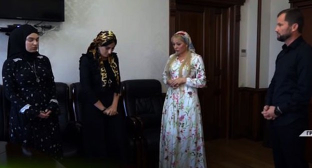 Khozh-Baudi Daaev, Chechen Minister of Culture, scolds local amateur performers. Screenshot of the video by the Grozny TV channel https://youtu.be/pRq8uCGmrS4