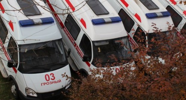 Ambulance cars. Photo: press service of the Ministry of Health for Chechnya, https://grozny03.ru/галерея/фото/#!gallery-sc1_3-59