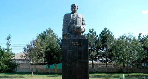 Monument to Nariman Narimanov in Marneuli. Photo: minval.az