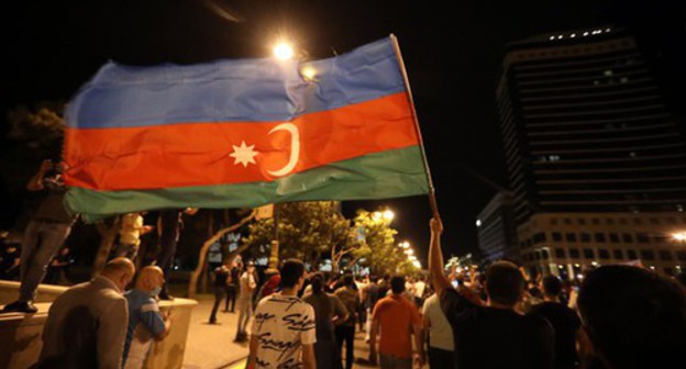 A spontaneous rally in support of the Azerbaijani army on July 14, 2020. Photo by Aziz Karimov for the "Caucasian Knot"