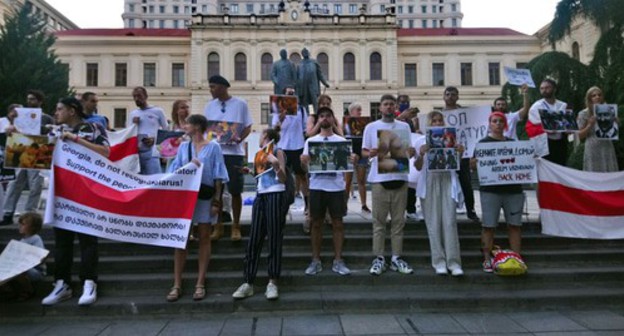 Participants of a rally in Tbilisi. Photo by Beslan Kmuzov for the "Caucasian Knot"