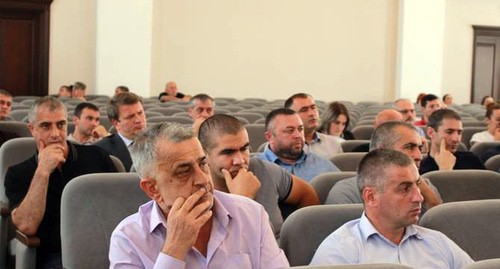 Extraordinary meeting of the Parliament of South Ossetia in connection with the political situation over the death of Inal Djambiev, August 29, 2020. Photo: press service of the Parliament of South Ossetia