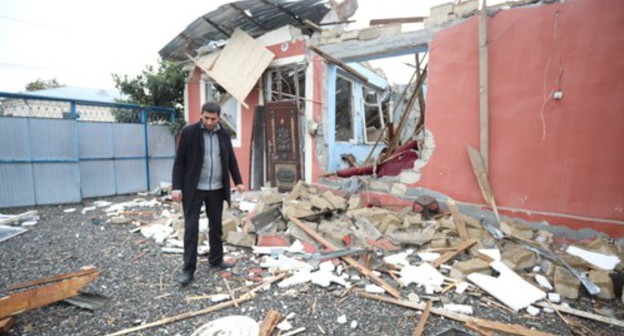 A resident of the Agdam District amid the ruins of his home. Photo by Aziz Karimov for the "Caucasian Knot"