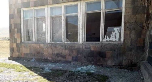 The destroyed school building. Photo by the Karabakh information centre https://www.facebook.com/ArmenianUnifiedInfoCenter/photos/pcb.812567502912512/812567439579185