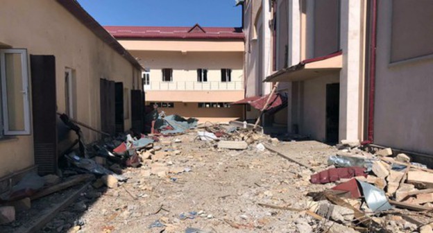 A building in the city of Shushi damaged in the shelling attack. October 20, 2020. Photo by Alvard Grigoryan for the "Caucasian Knot"