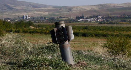 Unexploded shell near the villate of Martuni. Photo: REUTERS/Stringer