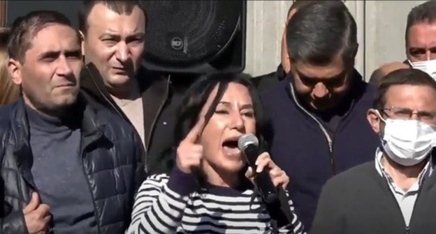 A rally with the demand of the Nikol Pashinyan's resignation, Yerevan, November 11, 2020. Screenshot: Novosti-Armenia, https://www.youtube.com/watch?v=DNU3ROhaVbc