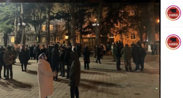 Protesters in the square in Tskhinvali, December 9, 2020. Screenshot of the post on Instagram "ЧП/Цхинвал" https://www.instagram.com/p/CIlky-Yr_XJ/