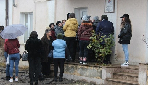 The queue at a post office in the town of Askeran, Nagorno-Karabakh, December 14, 2020. Photo by Alvard Grigoryan for the "Caucasian Knot"