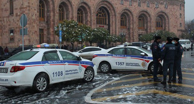 Policemen in Yerevan, December 23, 2020. Photo by Tigran Petrosyan for the Caucasian Knot