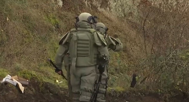 Mine clearing in Nagorno-Karabakh, November 2020. Screenshot: https://www.youtube.com/watch?v=t1yzjclz4lU&feature=youtu.be