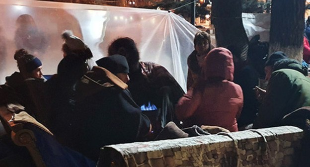 Participants of the round-the-clock protest action in the central square of Tskhinvali. December 15, 2020. Photo by Anna Gioyeva for the "Caucasian Knot"