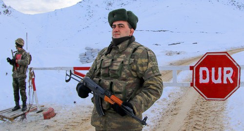 A soldier on a border post on the road through Kelbadjar. Photo by Aziz Karimov for the "Caucasian Knot"