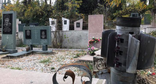 A cemetary in Stepanakert. November 6, 2020. Photo by Alvard Grigoryan for the "Caucasian Knot"