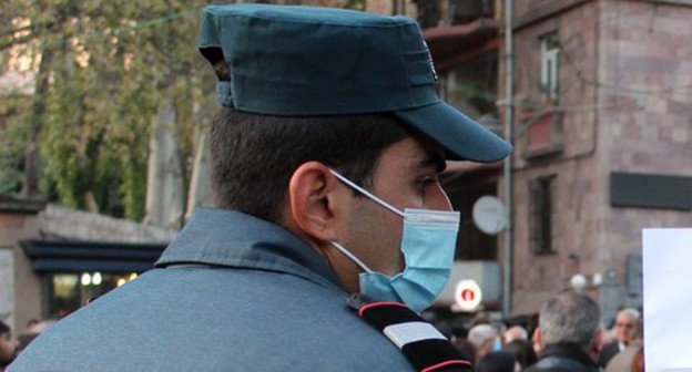 A police officer in Yerevan. Photo by Tigran Petrosyan for the "Caucasian Knot"