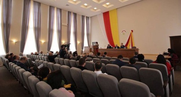 The South-Ossetian parliament session. Photo from the official website of the Parliament of South Ossetia http://www.parliamentrso.org/