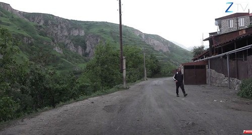 The village of Khoznavar. Screenshot of the video by Զանգեզուր TV https://www.youtube.com/watch?v=_sNfsnJNkfo