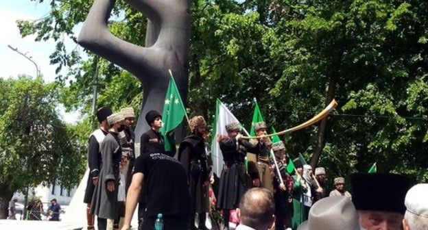 Participants of the event at the "Tree of Life", a monument in Nalchik. May 21, 2021. Photo by Lyudmila Maratova for the "Caucasian Knot"