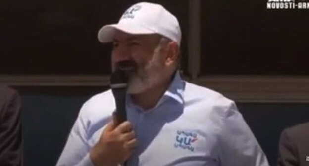 Nikol Pashinyan. Screenshot: http://www.youtube.com/watch?v=b_nKBbfTSmc&t=47s