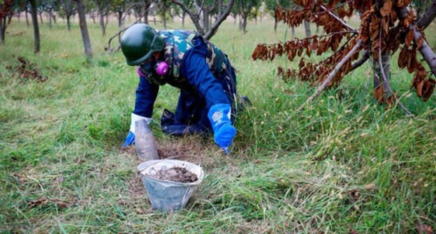 Demining. Photo by Aziz Karimov for the "Caucasian Knot"