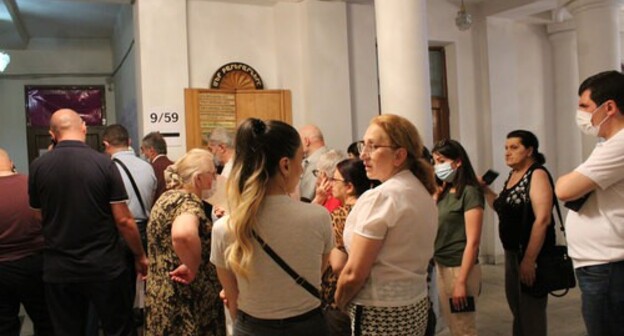 Voting in Armenia. Photo by Armine Martirosyan for the Caucasian Knot