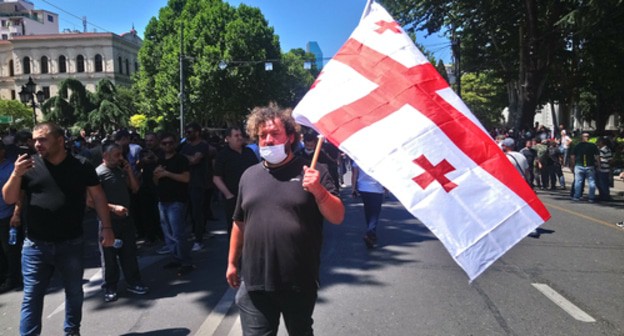 Protesters in Tbilisi streets, July 4, 2021. Photo by Beslan Kmuzov for the Caucasian Knot