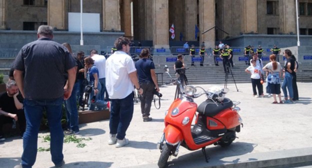 A square in front of the Georgian Parliament, July 12. Photo by Beslan Kmuzov for the "Caucasian Knot"