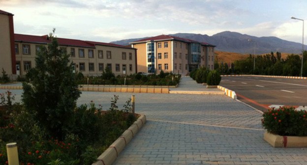 The village of Heydarabad. Photo: Turanmahmudov, http://wikimapia.org