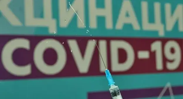 Springe with COVID-19 vaccine. Photo: REUTERS/Tatiana Makeeva