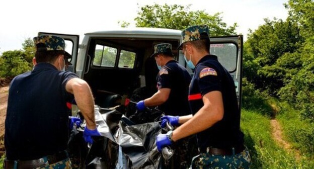 Searches conducted in the Karabakh conflict zone. Photo by the press service of the Emergency Service of Nagorno-Karabakh http://rs-nkr.am/content.php?contid=3177