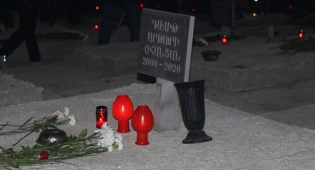 Memorial stone on the grave of a soldier perished in the Karabakh war. Photo by Tigran Petrosyan for the Caucasian Knot