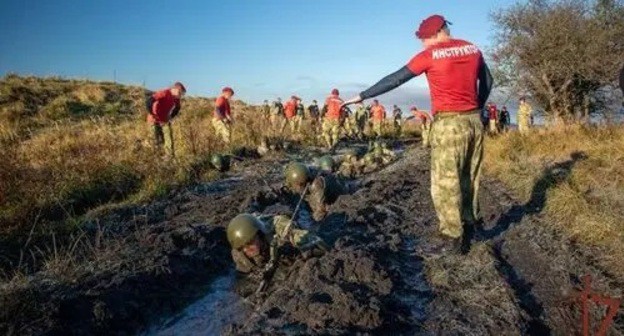 Tests for the right to wear maroon berets held in the Krasnodar Territory. Photo: Rosgvardiya's press service: https://rosguard.gov.ru/News/Article/v-yuzhnom-okruge-rosgvardii-sostoyalos-kvalifikacionnoe-ispytanie-na-pravo-nosheniya--krapovogo-bereta