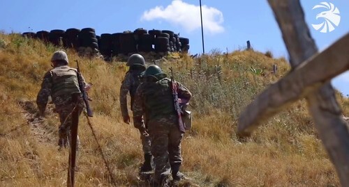 Armenian soldiers in the trenches. Screenshot of the video by the press service of the Armenian Ministry of Defence https://www.youtube.com/watch?v=215jDI_CYcw