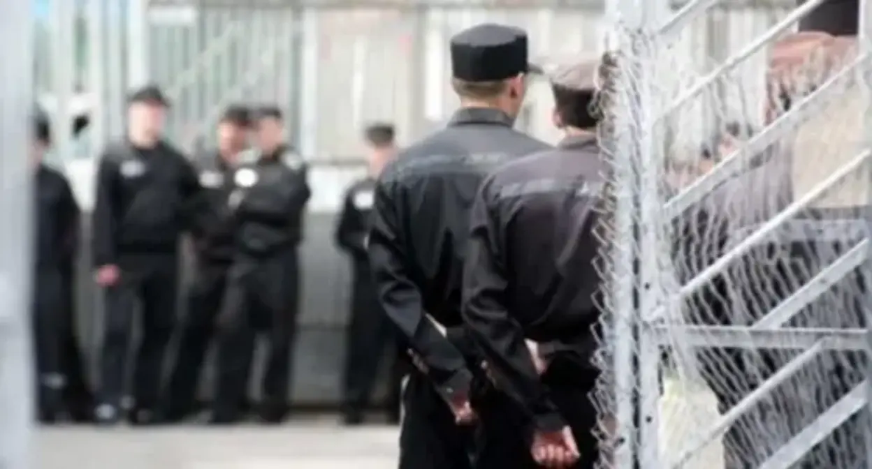 Prisoners. Photo by Yelena Sineok, Yuga.ru