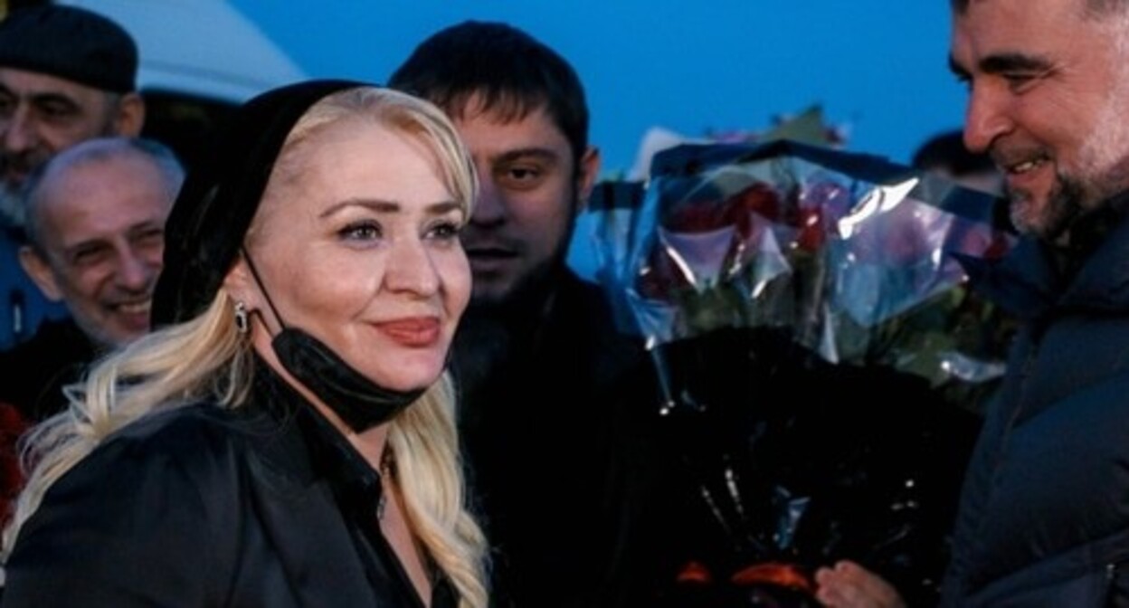 The welcoming ceremony at the Grozny Airport of Rubati Mitsaeva on December 14, 2021. Photo by Shamil Maziev / "Grozny Inform" news agency