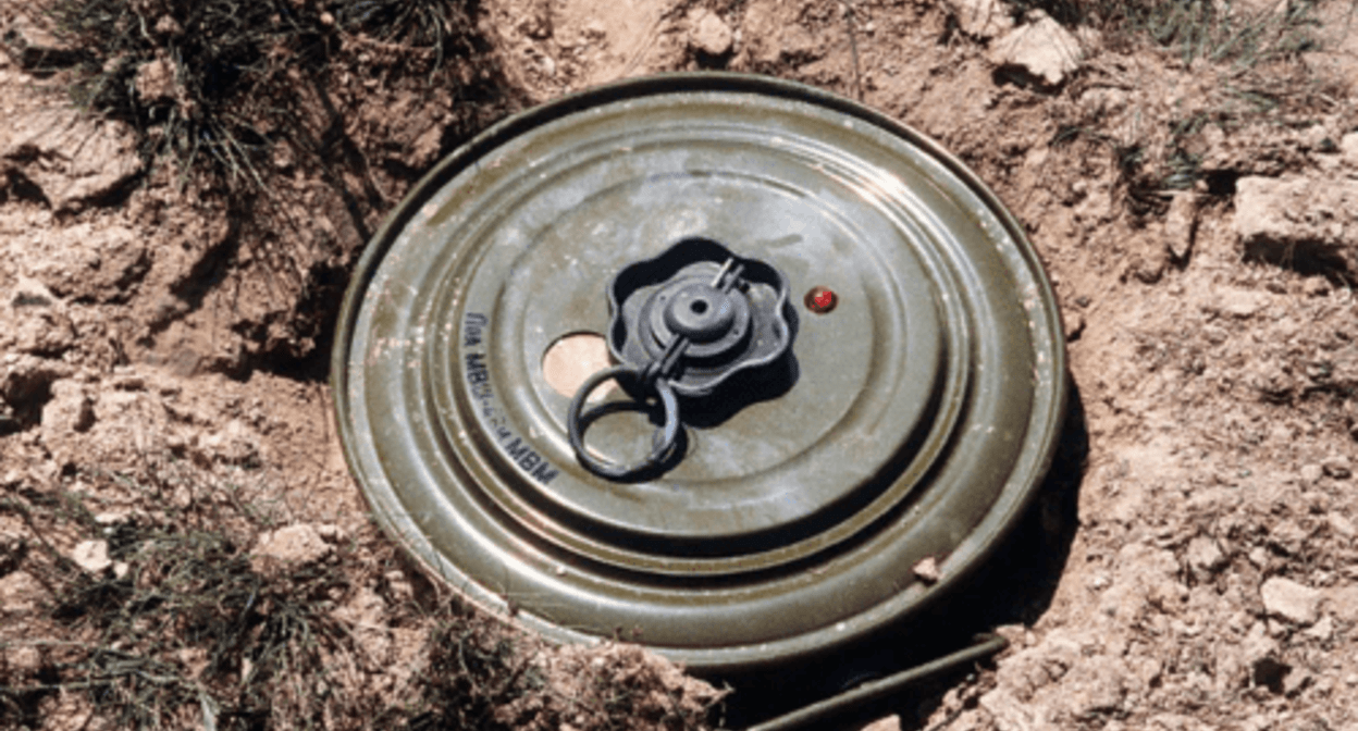 An anti-tank mine. Photo: https://ru.wikipedia.org http://www.dodmedia.osd.mil/Assets/1987/Marines/DM-ST-87-01574.JPEG