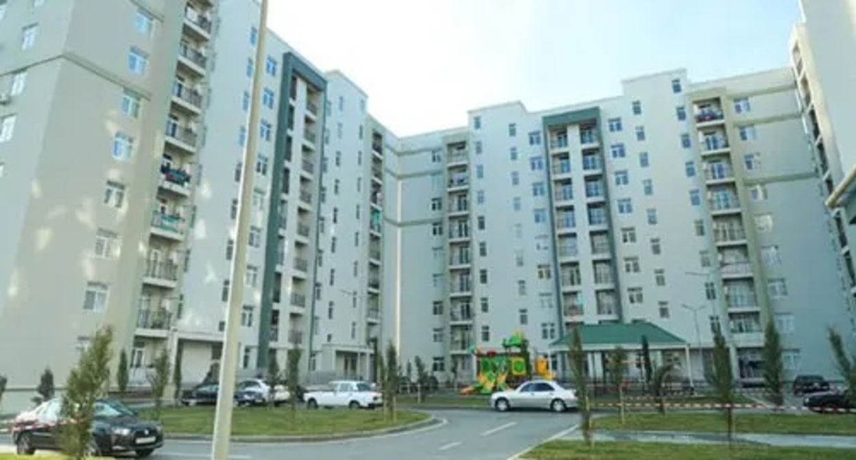 A house in Ganja with apartments for families of victims and disabled people of the 2020 Karabakh war. Photo: press service of the Ministry of Labour and Social Protection, https://www.sosial.gov.az/post_515056