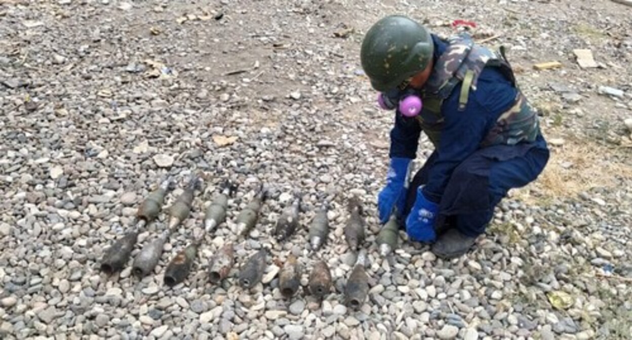 An employee of the Azerbaijani Demining Agency. Photo by the press service of the Azerbaijani Demining Agency (known as ANAMA) https://www.facebook.com/official.anama.gov.az/