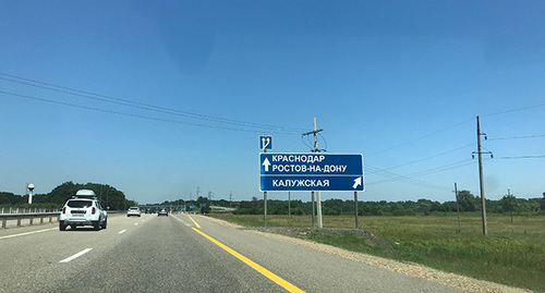 Entrance to the village of Kaluzhskaya in the Krasnodar Territory. Photo: https://zen.yandex.ru/media/pereezdvkrasnodar/stanica-kalujskaia-shkoly-sady-rasstoianie-do-krasnodara-5efc73c528cdbf639ac3452d