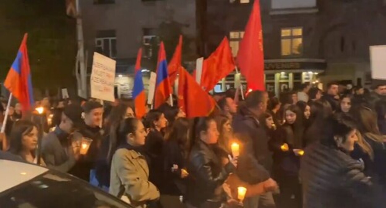 A torchlight procession in Stepanakert on April 23, 2022. Screenshot of the video https://vk.com/wall-17452458_263379?z=video-17452458_456249844%2Fc326705e8e0973a60e%2Fpl_post_-17452458_263379