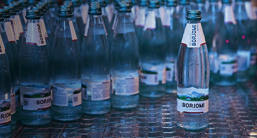 Bottling of ‘Borjomi’ water. Photo: https://www.borjomi.com/int_ru/water/