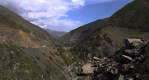 Landslide in the Tsakhur valley. Screenshot: https://smotrim.ru/video/2405335