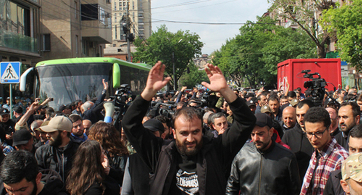 Protesters in Yerevan. May 3, 2022. Photo by Tigran Petrosyan for the "Caucasian Knot"