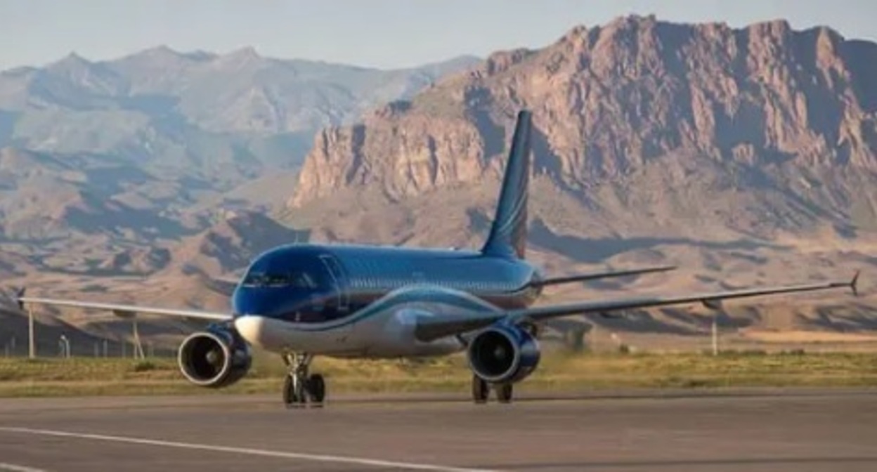 An airplane of the Azerbaijan Airlines. Photo: press service of the Azerbaijan Airlines https://www.azal.az/ru/article/602