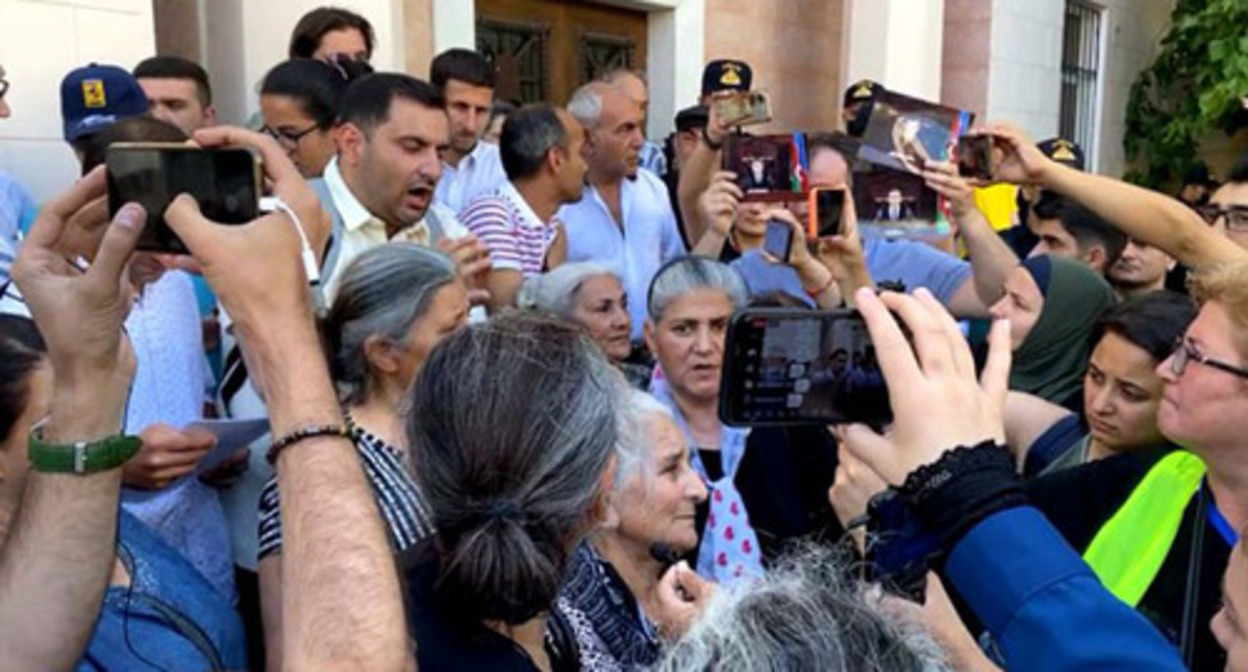 A protest action at the Judicial-Legal Council of Azerbaijan, held by the “Line of Protection” NGO. Baku, July 1, 2022. Photo: https://www.turan.az/ext/news/2022/7/free/Social/ru/6706.htm/001