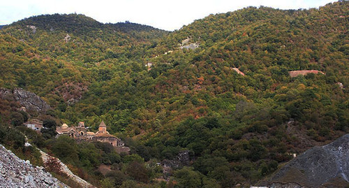 Mount Buzdukh. Photo Julian Nyča https://ru.wikipedia.org