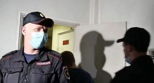 Law enforcers. Photo: https://chernovik.net/news/delo-vmesto-peregovorov